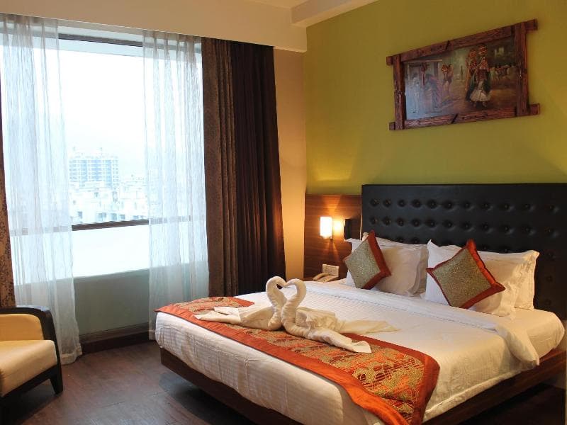 The Byke Suraj Plaza Pure Veg Hotel, Thane 4
