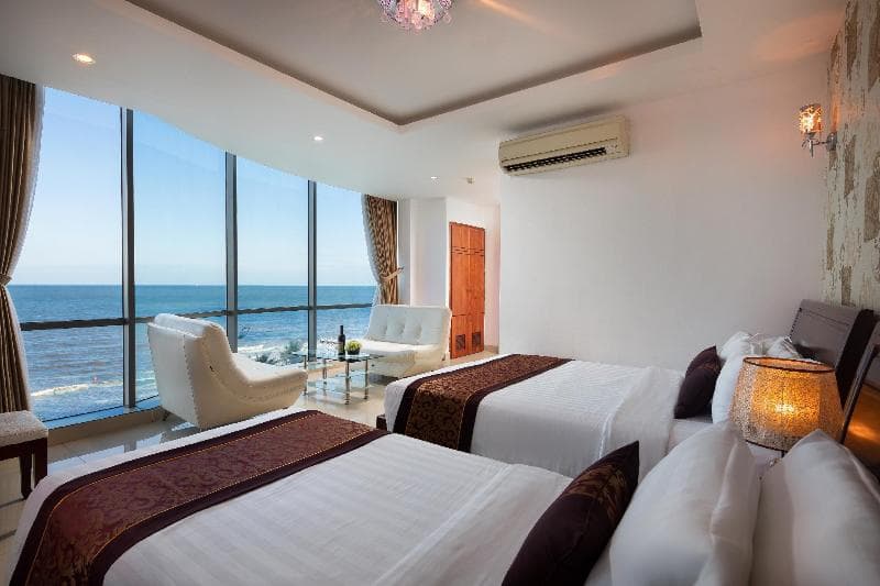 Corvin Hotel main