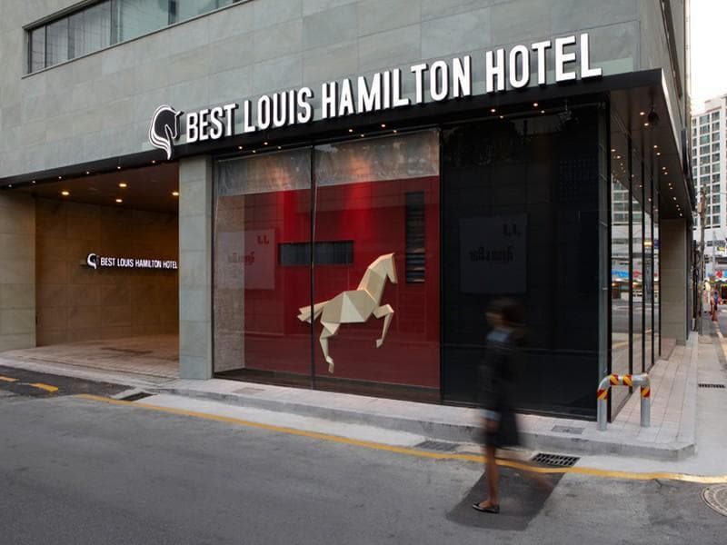 Best Louis Hamilton Hotel 3