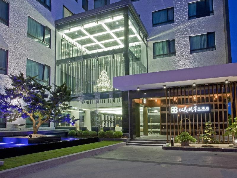 Renyi Lake Hotel 4