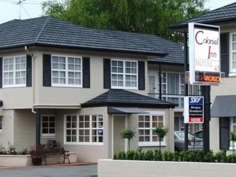 Colonial Inn Motel 2