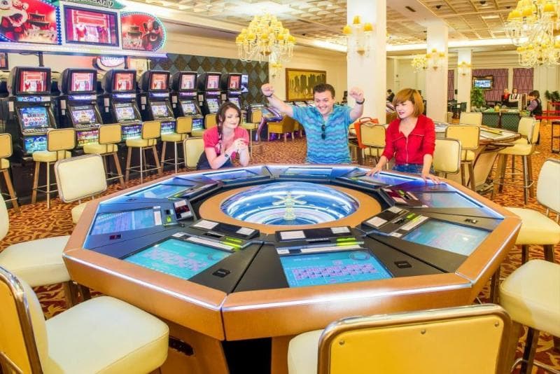 Royal Halong Hotel photo 1