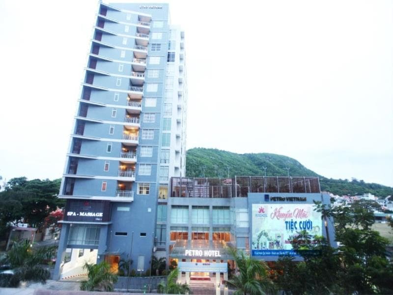 Petro Hotel 5