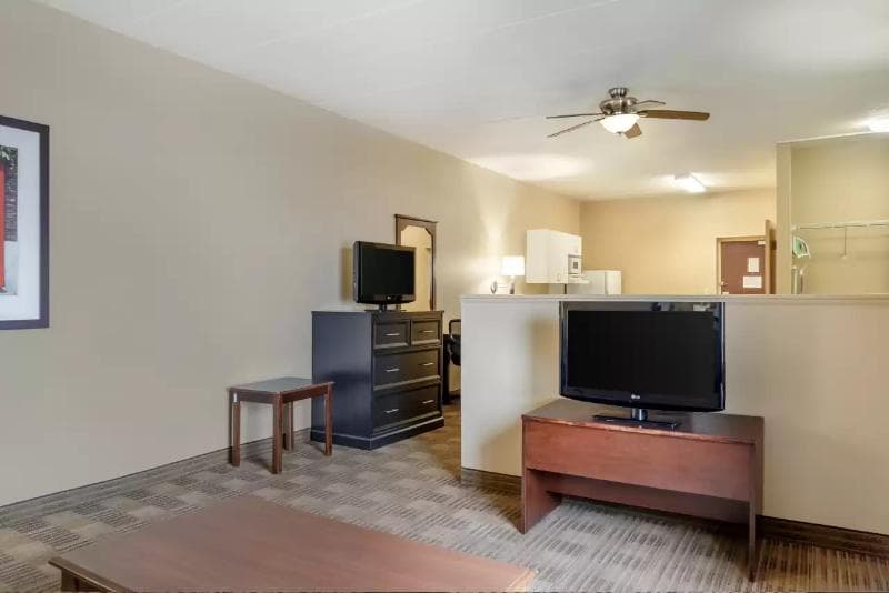 Extended Stay America - Chicago - Hillside 3