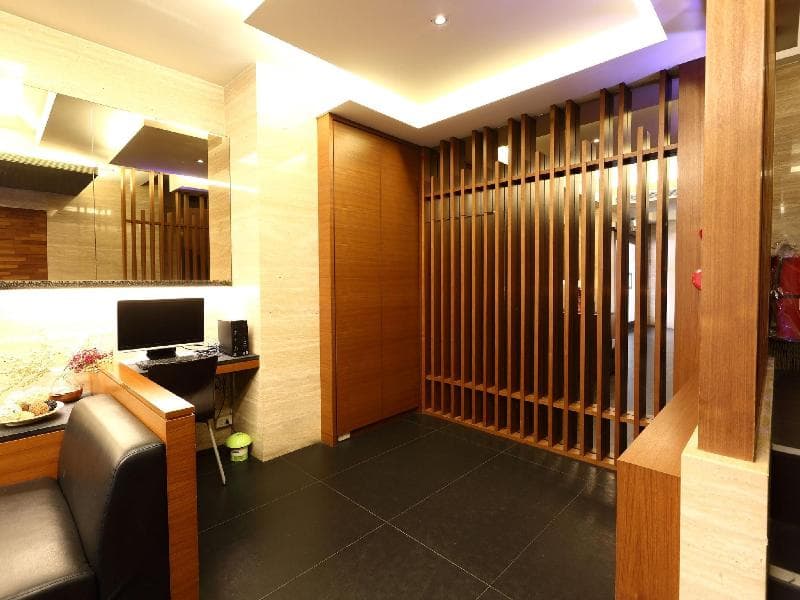 Royal Garden Hotel 5