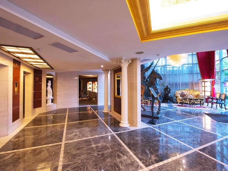 Lake Hotel Taipei 2