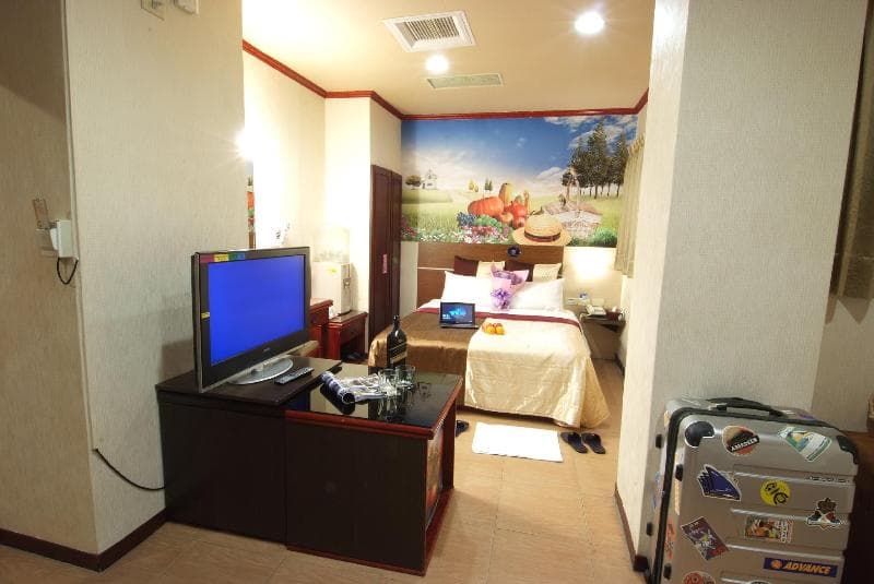 Golden Swallow Hotel 5