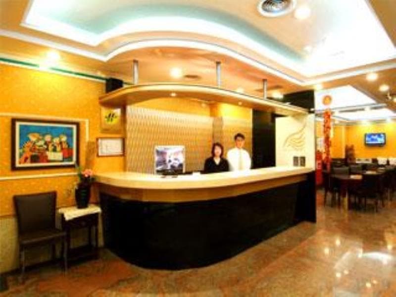 Golden Swallow Hotel photo 1