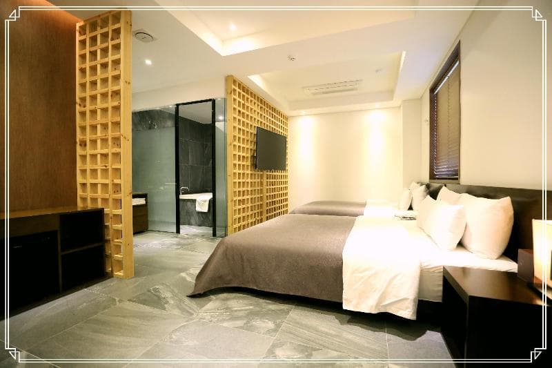 Trinity Hotel photo 1