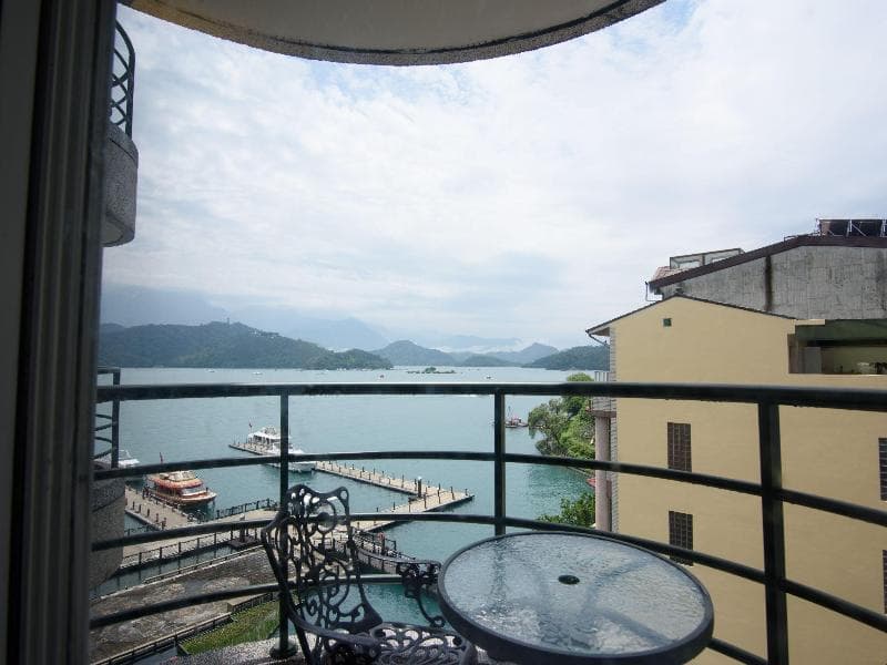 Harbor Resort Hotel 4