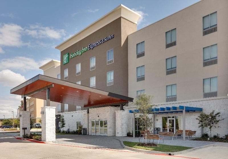 Holiday Inn Express & Suites Plano - The Colony 3