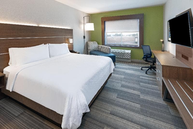 Holiday Inn Express & Suites Denton - Sanger 2