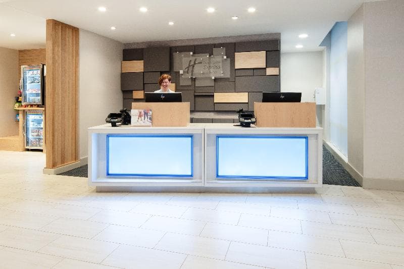 Holiday Inn Express & Suites Murrieta - Temecula 5
