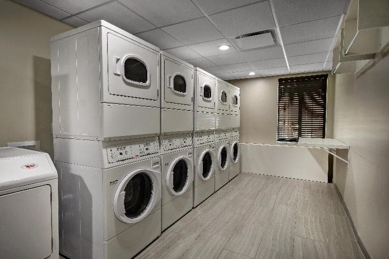 Staybridge Suites Holland 5