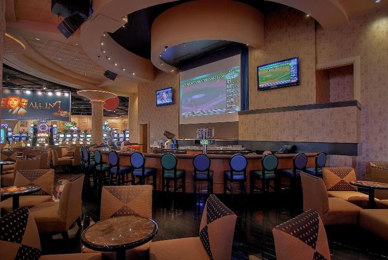 Hollywood Casino Hotel & Raceway 1