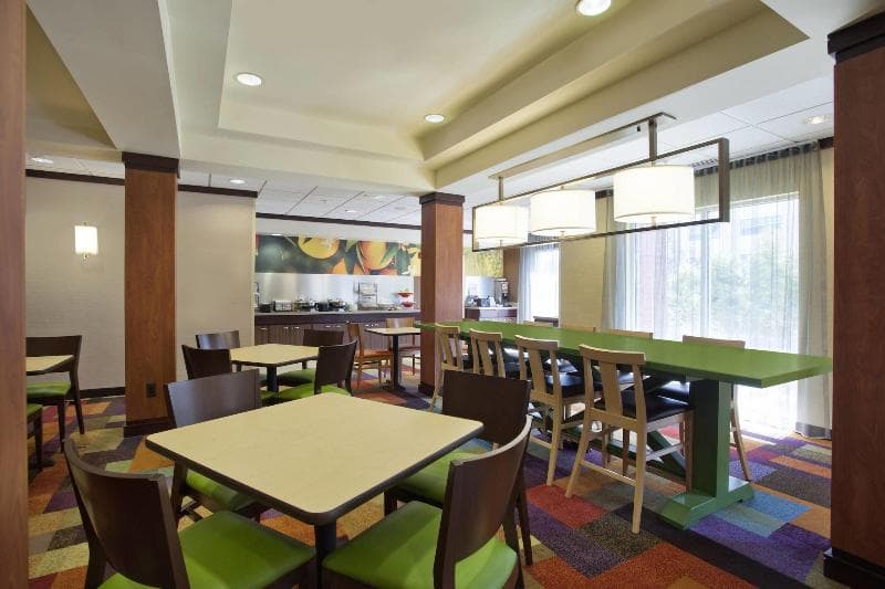Fairfield Inn And Suites By Marriott Detroit Metropolitan Airport 3