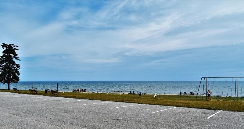 Days Inn & Suites By Wyndham St. Ignace Lakefront 3