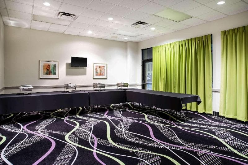 La Quinta Inn by Wyndham Davenport & Conference Center main