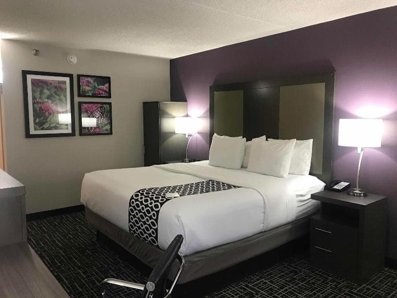 La Quinta Inn by Wyndham Davenport & Conference Center 4