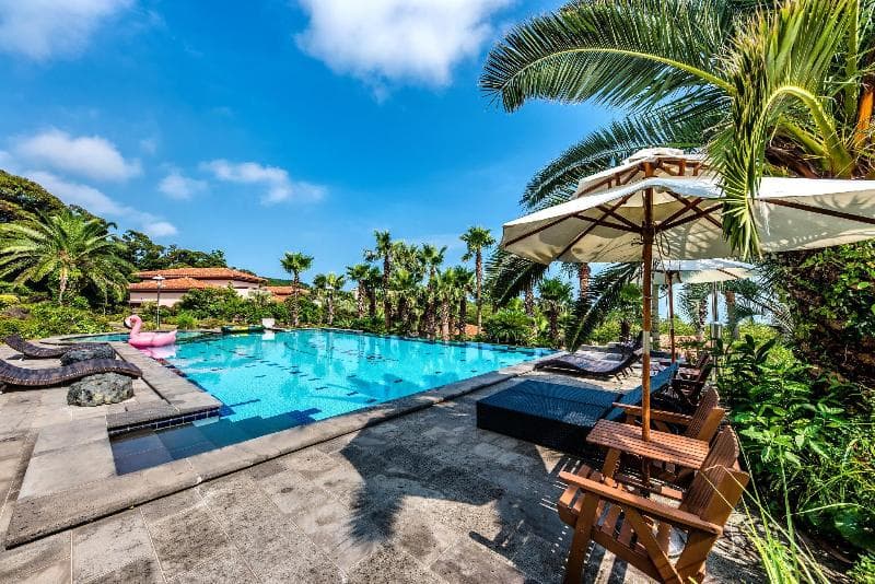Palm Valley Resort main