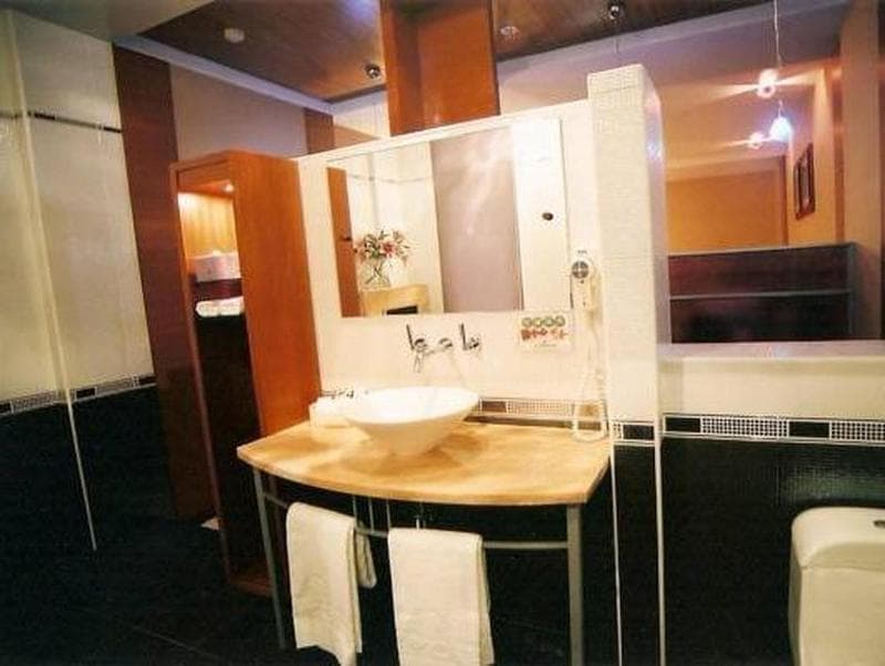 Ritz Motel 4