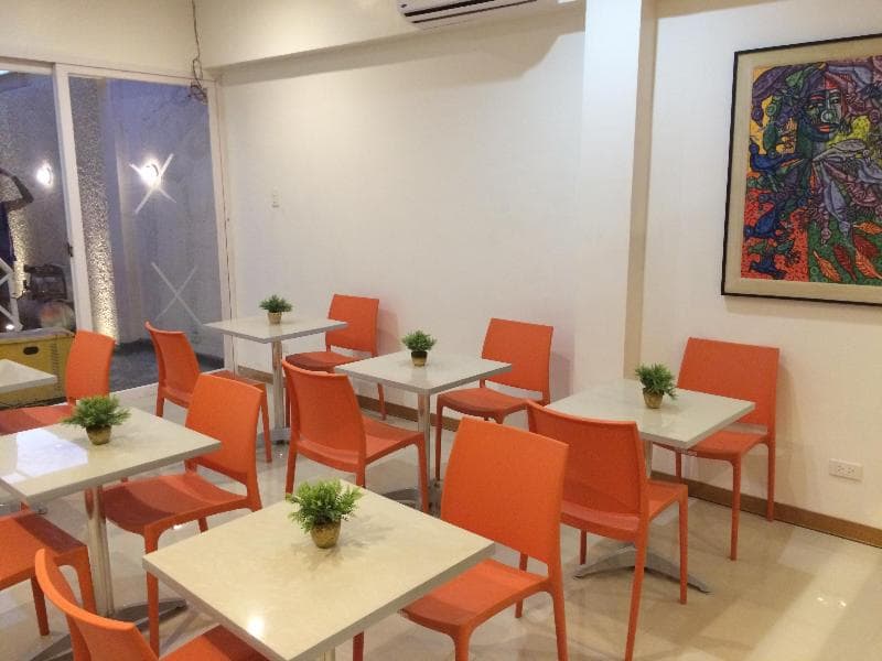 Stone House Hotel Pasay 3