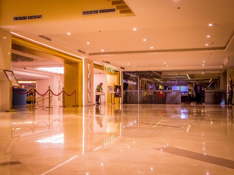 Royce Hotel & Casino 3