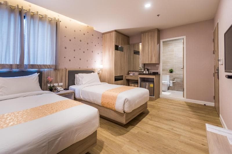 Leela Orchid Hotel photo 1