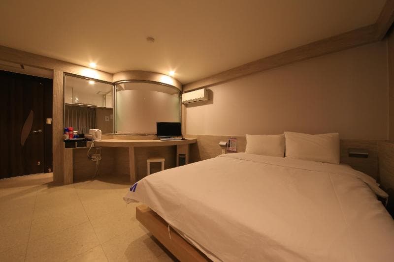 Hotel M Story 2