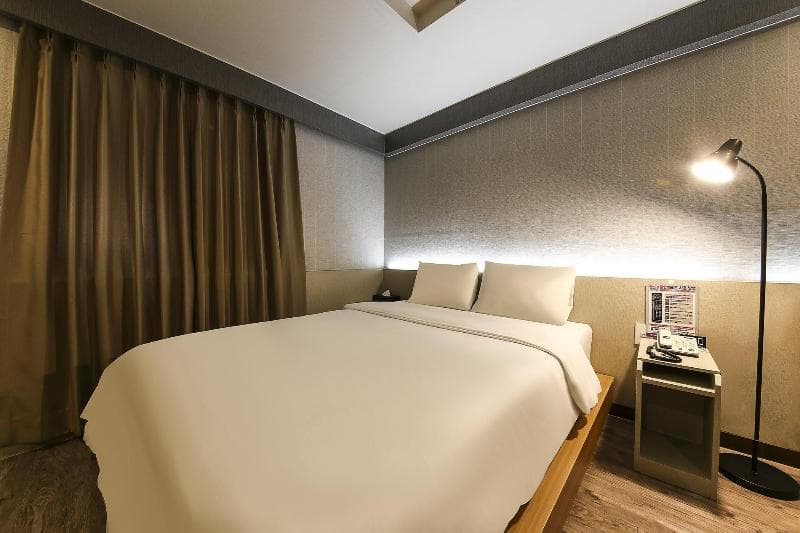Hotel M Story 4