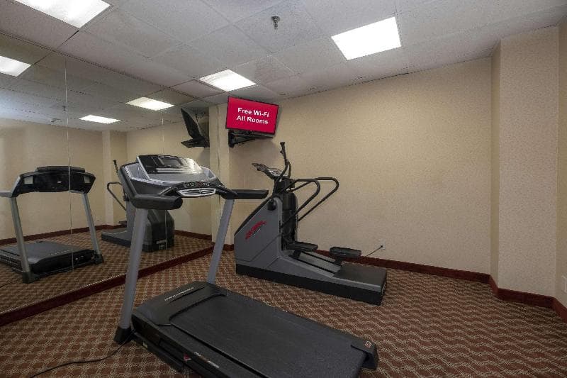 Red Roof Inn & Suites Newark - University photo 1