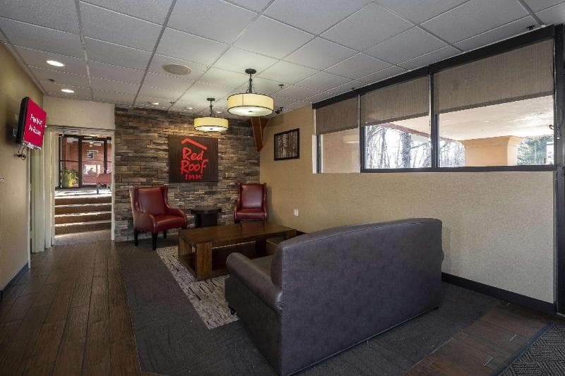 Red Roof Inn & Suites Newark - University 4
