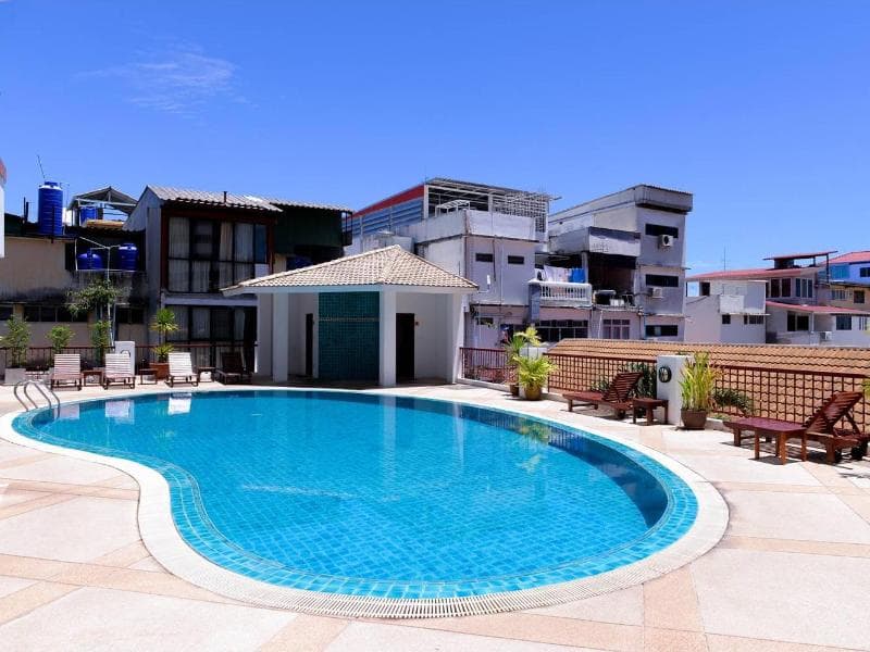 Sandy Spring Hotel 2