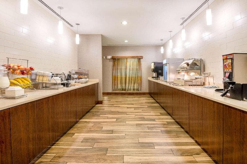 La Quinta Inn & Suites by Wyndham Durango 3