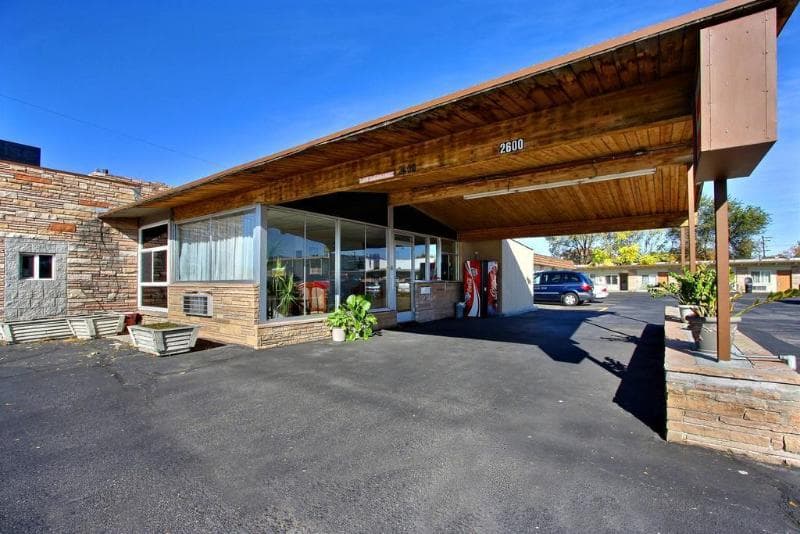 Budget Inn photo 1