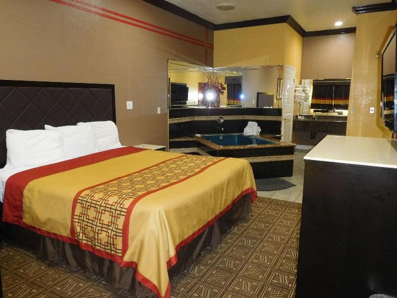 Diamond Inn 4