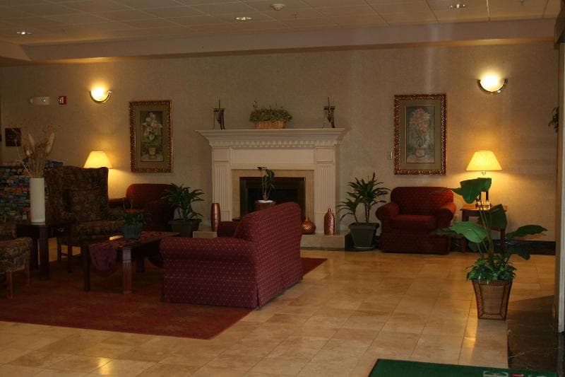 Guesthouse Inn & Suites Monroe 5