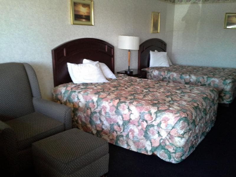 Richland Inn & Suites main