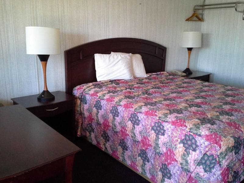 Richland Inn & Suites 4