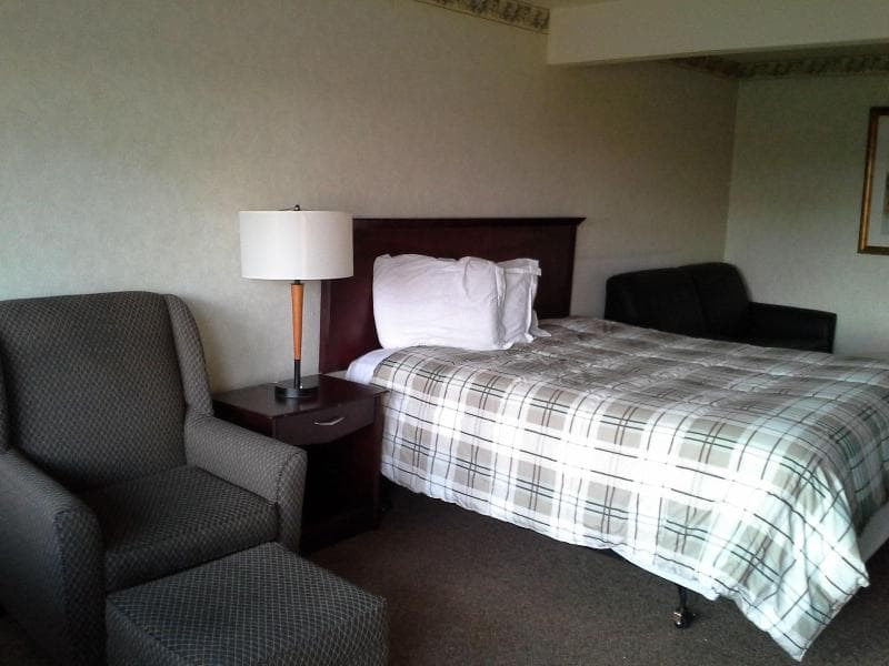 Richland Inn & Suites 5