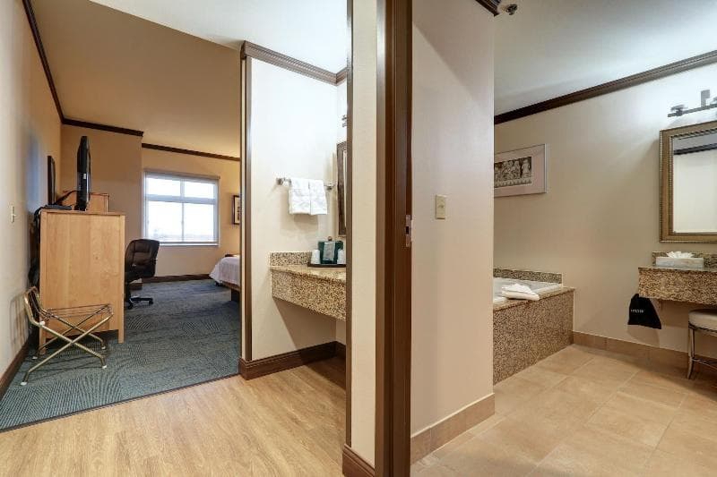 Dimond Center 5