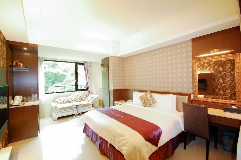 Cherry Feast Resort main