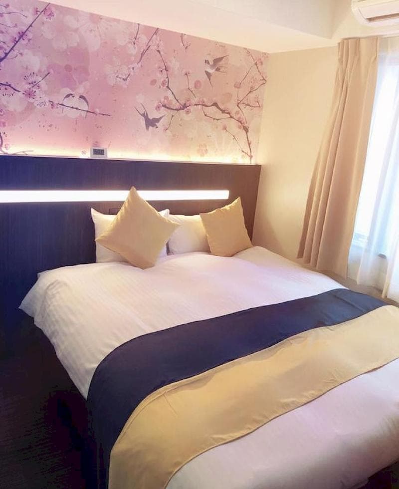 Kuromon Crystal Hotel 4