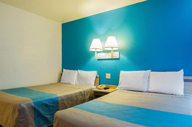 Motel 6 Mitchell 3
