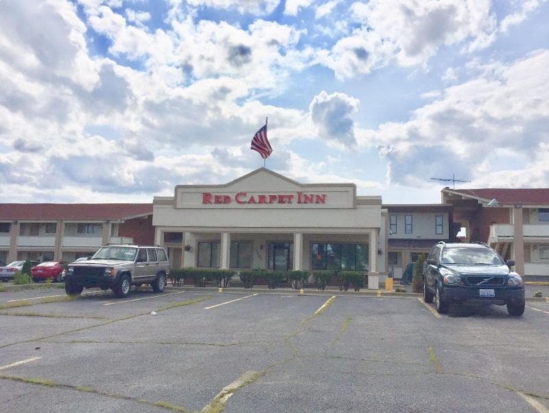 Red Carpet Inn Great Lakes 3