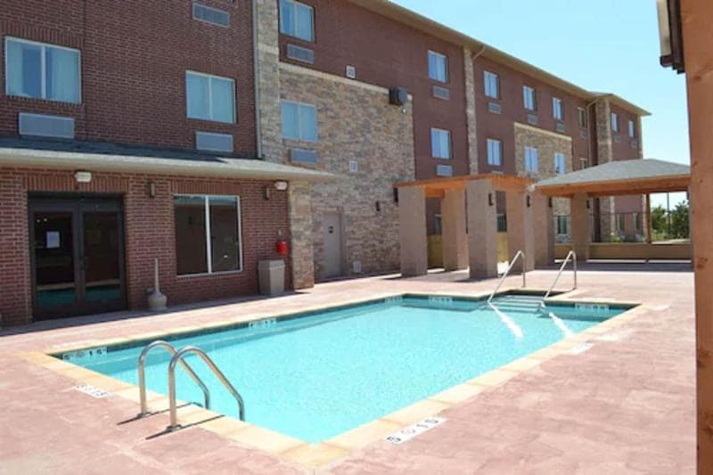 Red River Inn & Suites 3