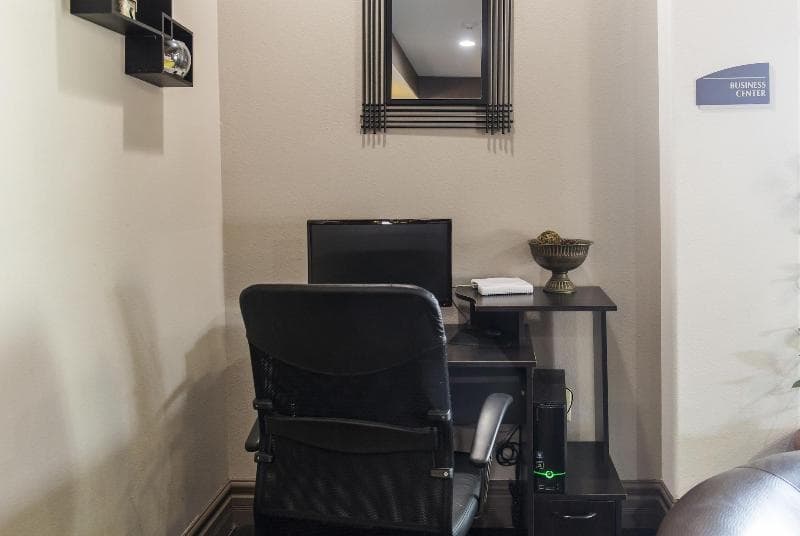 Red River Inn & Suites photo 1