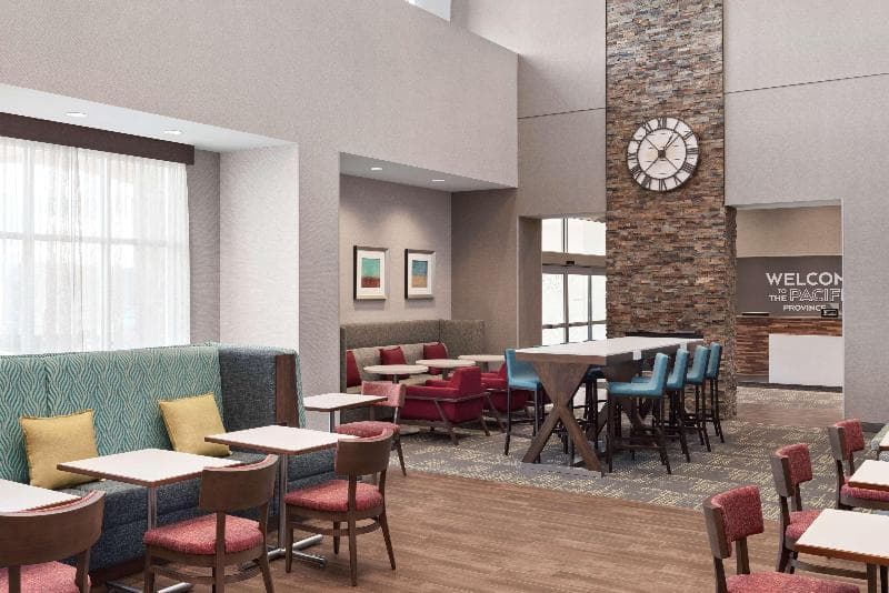 Hampton Inn & Suites by Hilton Kelowna Airport 3