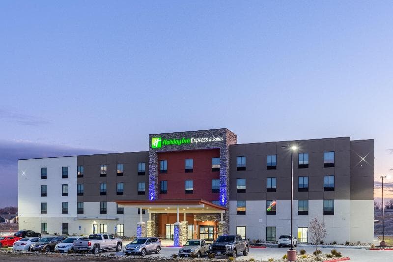 Holiday Inn Express - Kearney 2