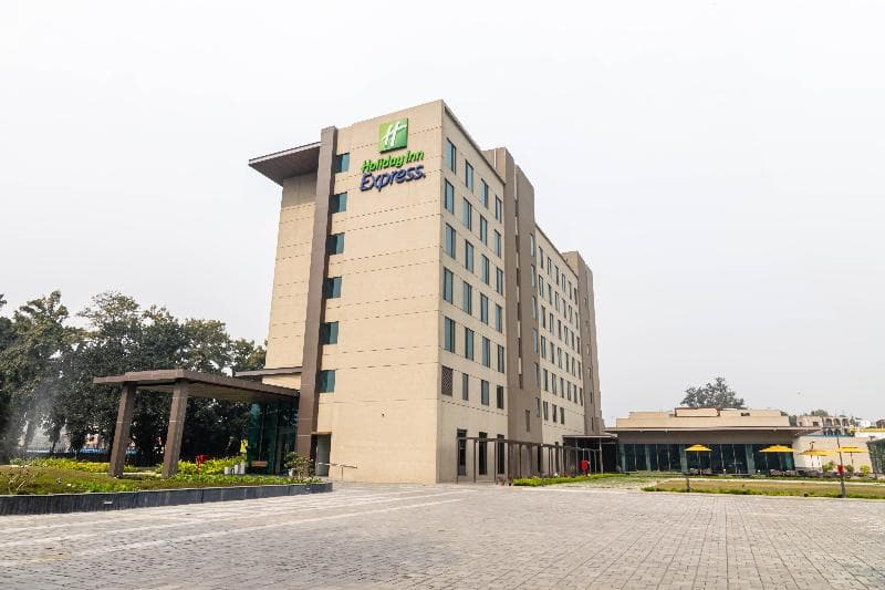 Holiday Inn Express Kolkata Airport 2